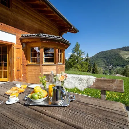 Belle Vue - Alpine Charm With A View To Remember Шале Riddes