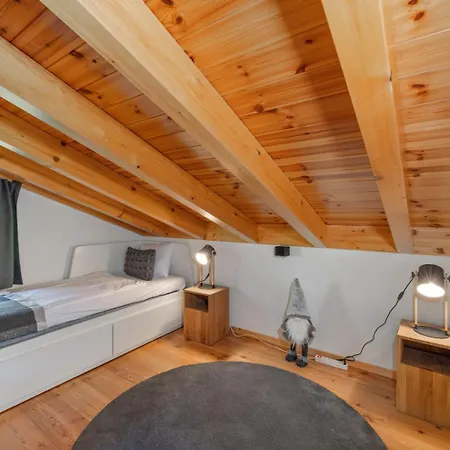 Belle Vue - Alpine Charm With A View To Remember Шале Riddes